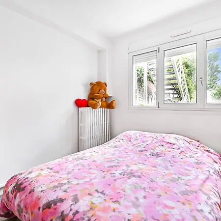 Holiday home Maison Familiale 8 Pers Jardin Jacuzzi Gare Parking *